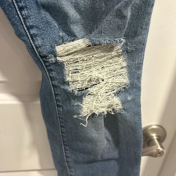 ⭐️SOLD⭐️ Madewell Distressed Perfect Vintage Jean - Picture 2 of 14